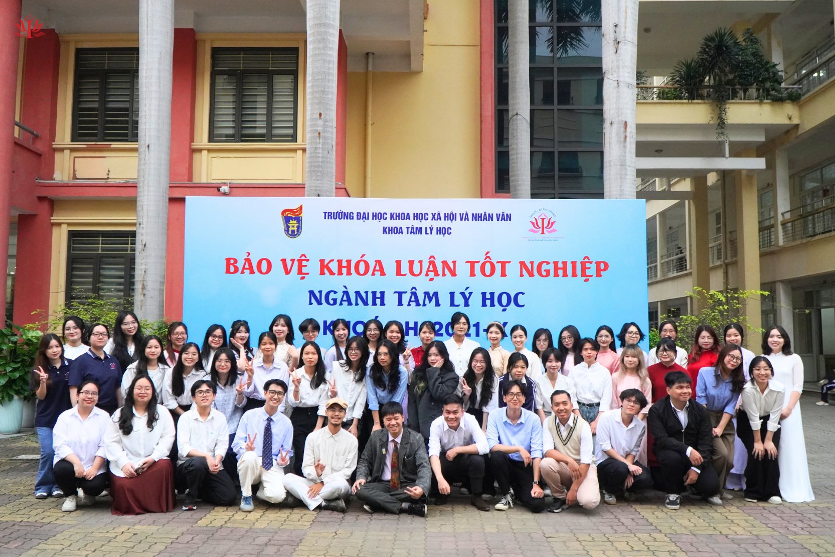 Bảo vệ khóa luận tốt nghiệp ngành Tâm lý học khóa QH-2021-X